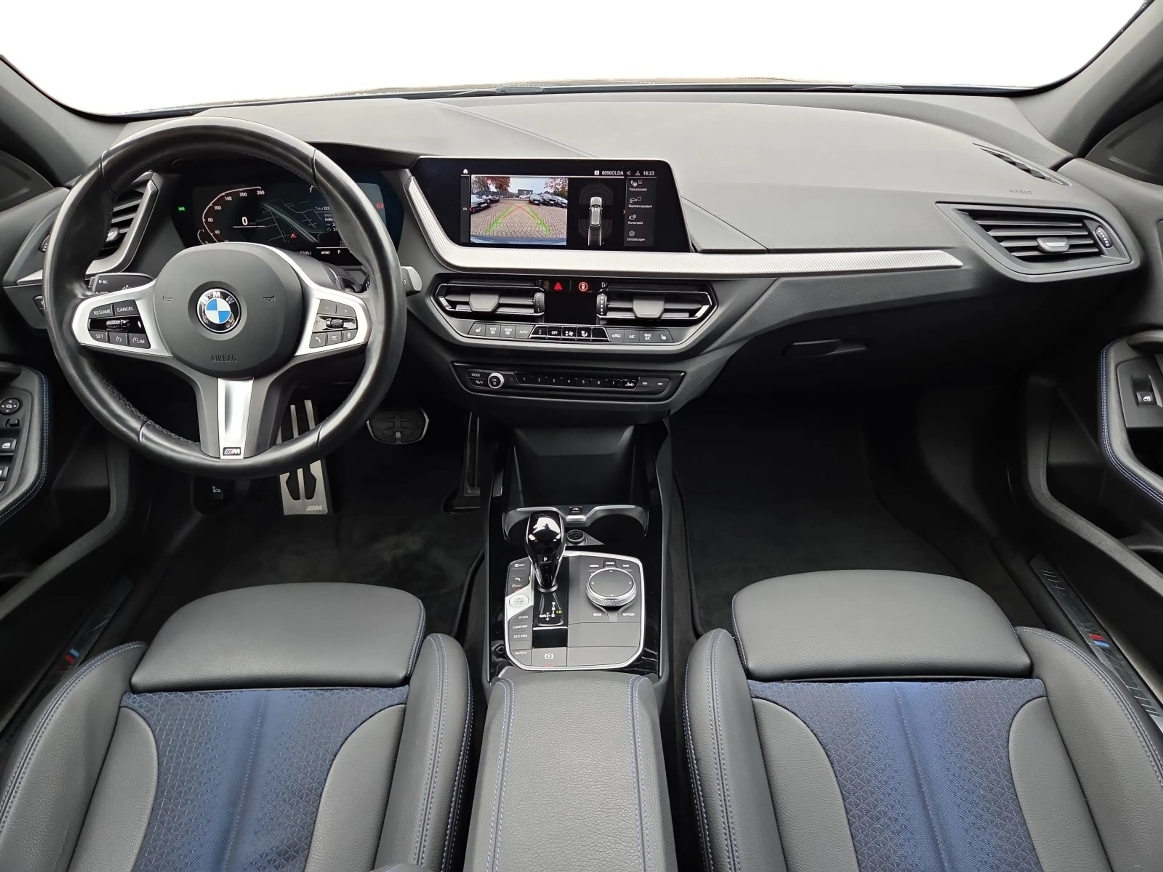 BMW 118 i PANO RFK SPORTSITZE LED SHZ TEMPOMAT DAB BT — photo 11