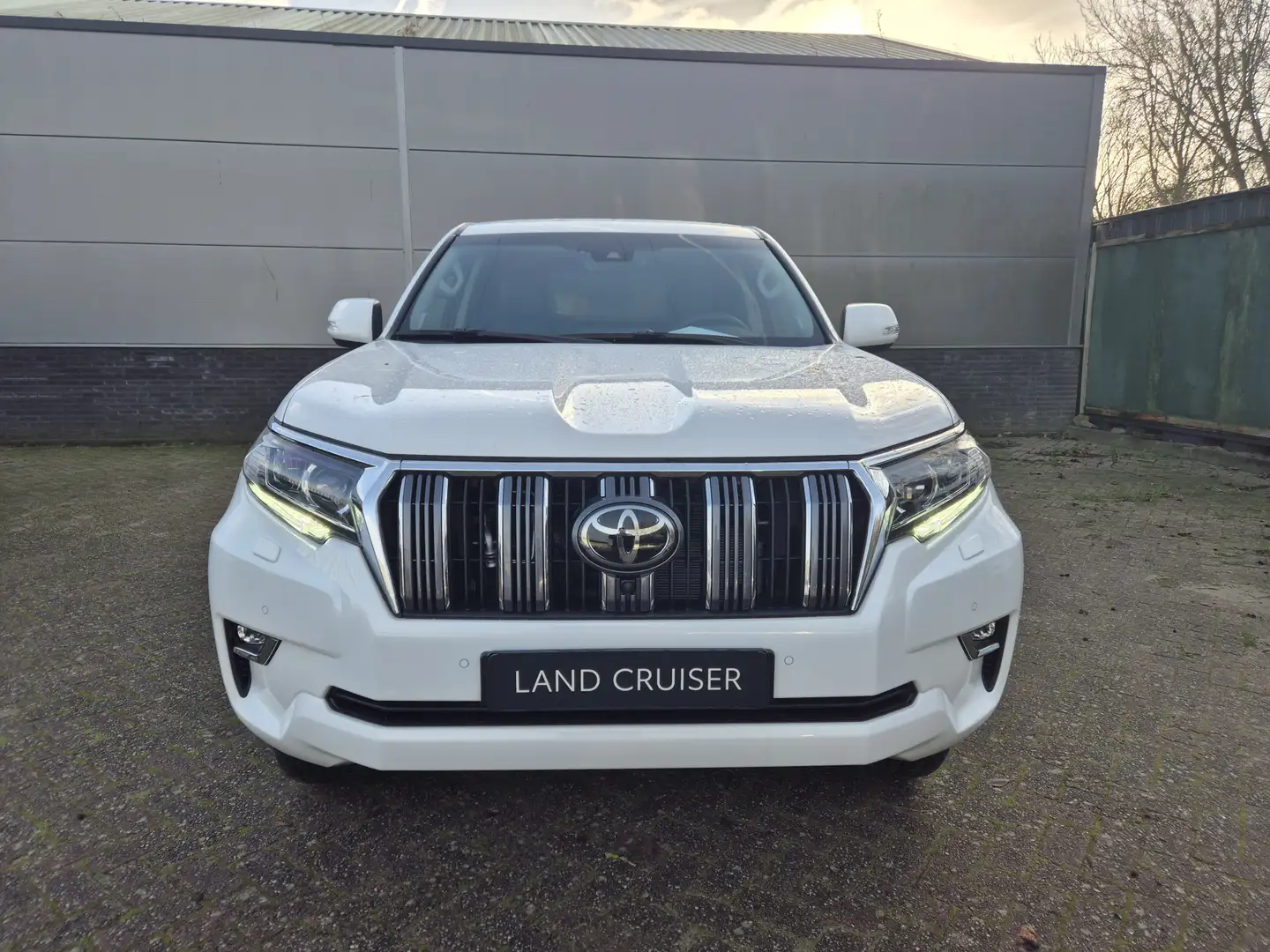 Toyota Land Cruiser 2.8 D-4D-F Professional Window Van Professional of Wit - 2