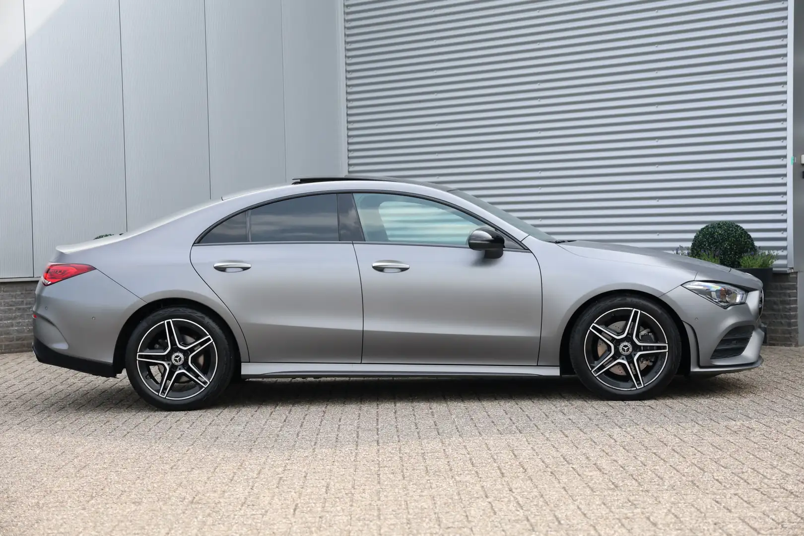 Mercedes-Benz CLA 200 164PK AMG Night Aut. Pano|Trekh|Elek stoelen|Mat|S Gris - 2