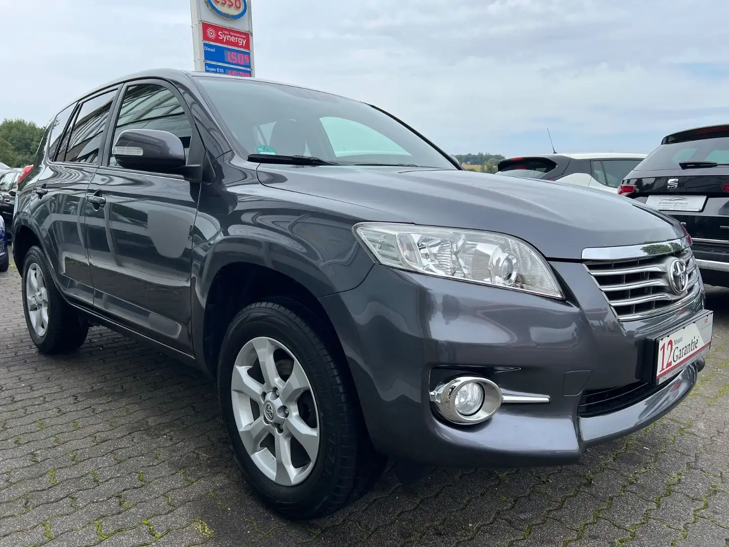 Toyota RAV 4 4 Life 2.2 D-4D 4x4*KLIMAAUTOMATIK*1HAND*AHK* Grau - 1