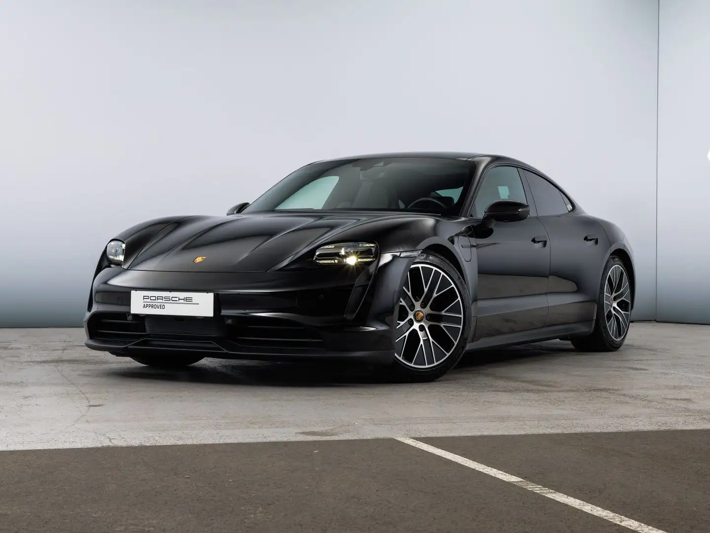 Porsche Taycan Schwarz - 1