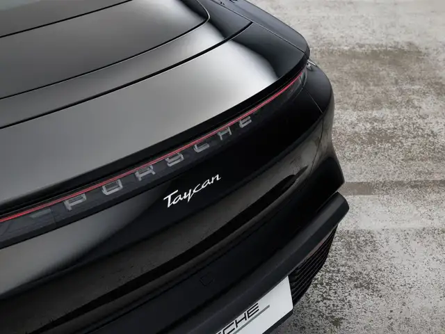 Porsche Taycan Ansicht 37