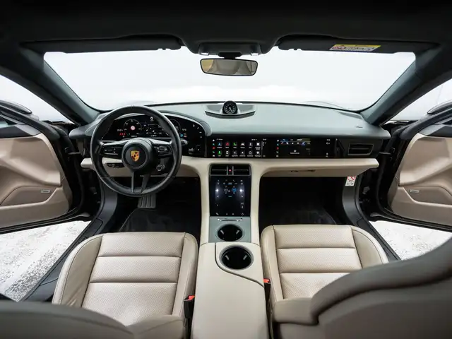 Porsche Taycan Ansicht 32