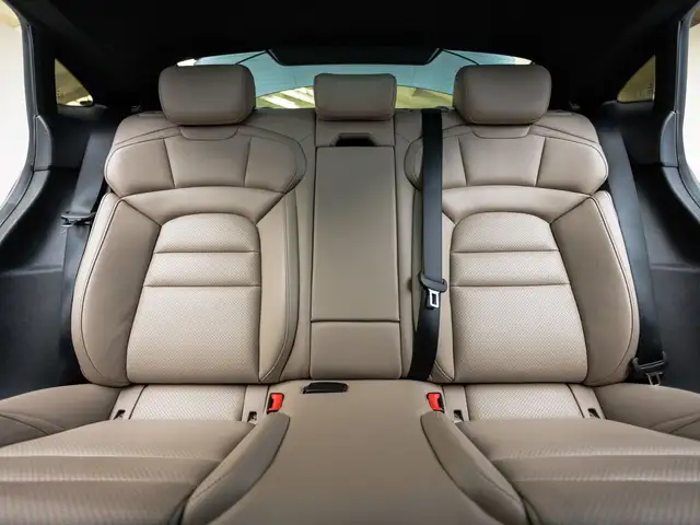 Porsche Taycan Ansicht 33