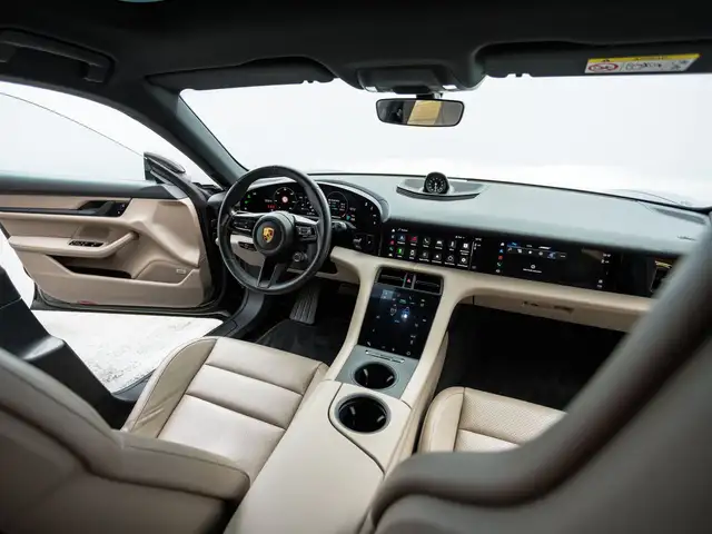 Porsche Taycan Ansicht 31