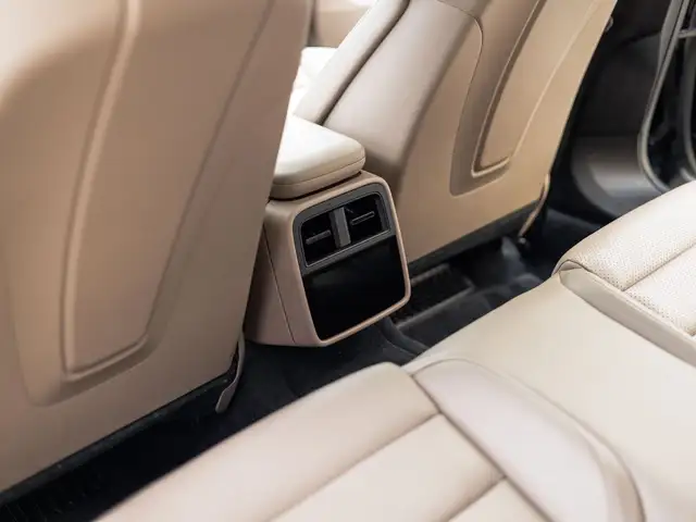 Porsche Taycan Ansicht 19