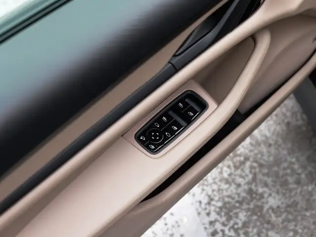 Porsche Taycan Ansicht 14