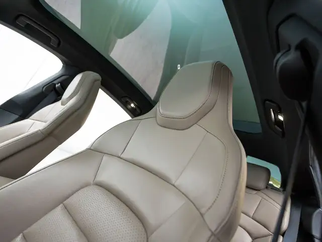 Porsche Taycan Ansicht 25