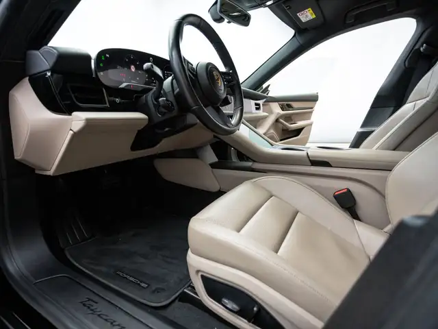 Porsche Taycan Ansicht 38