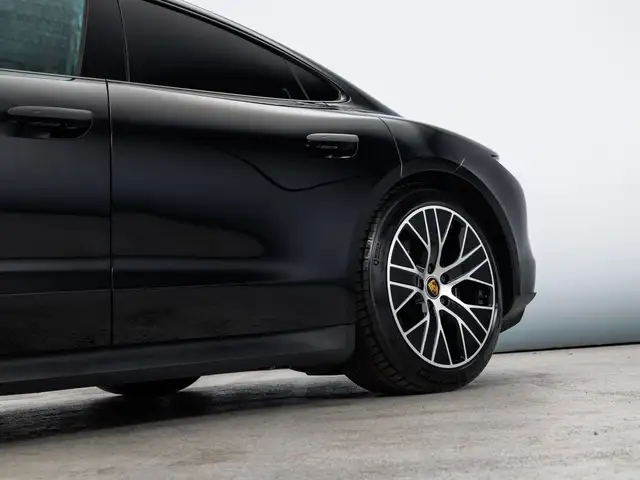 Porsche Taycan Ansicht 48