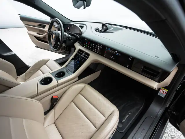 Porsche Taycan Ansicht 35