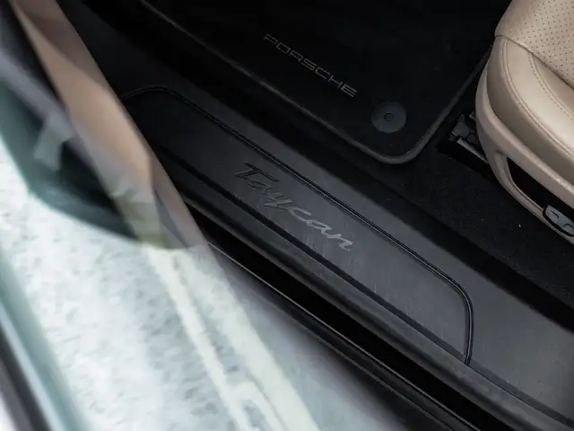 Porsche Taycan Ansicht 15