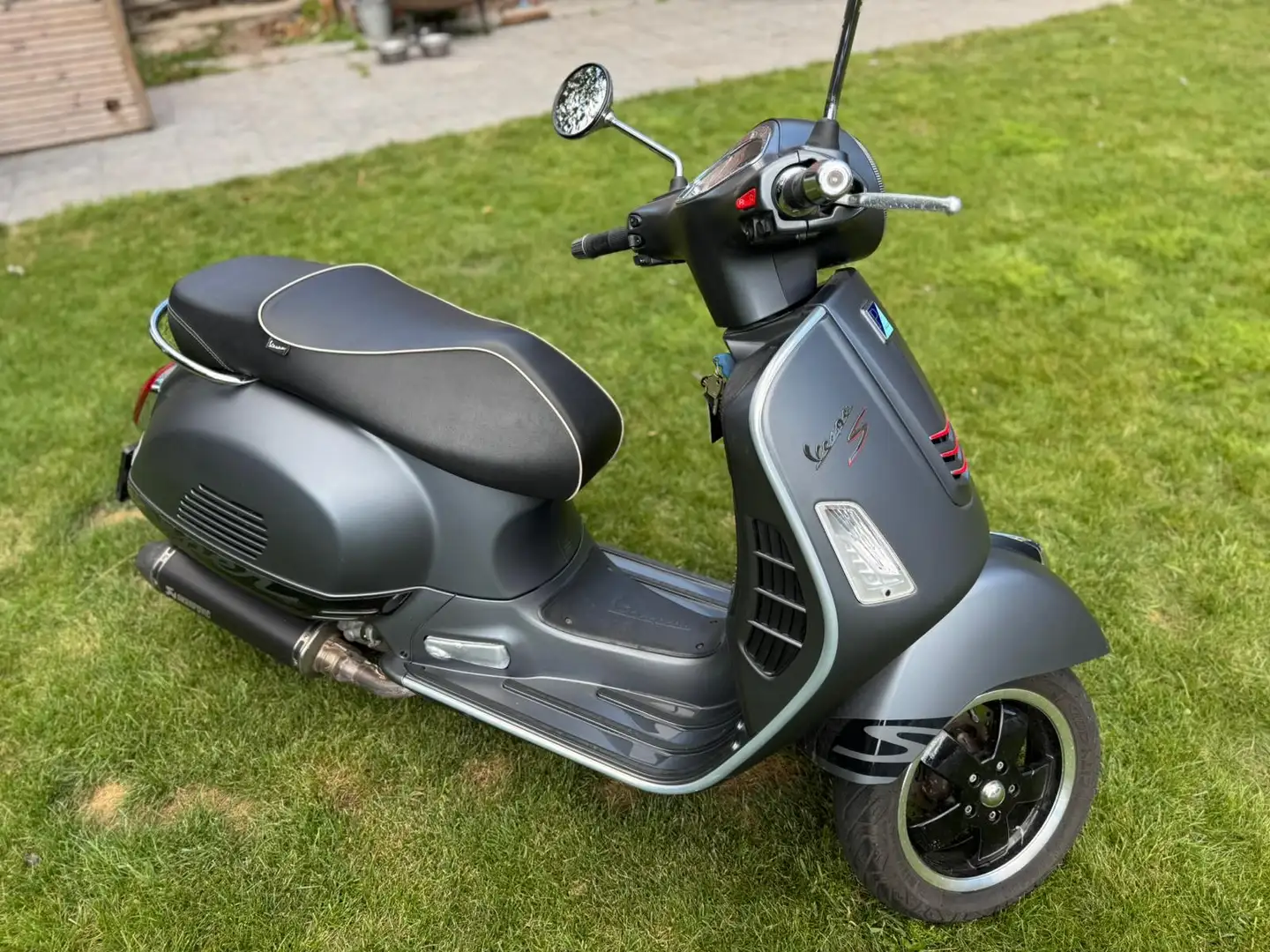 Vespa GTS Super Sport 125 125cc - 1