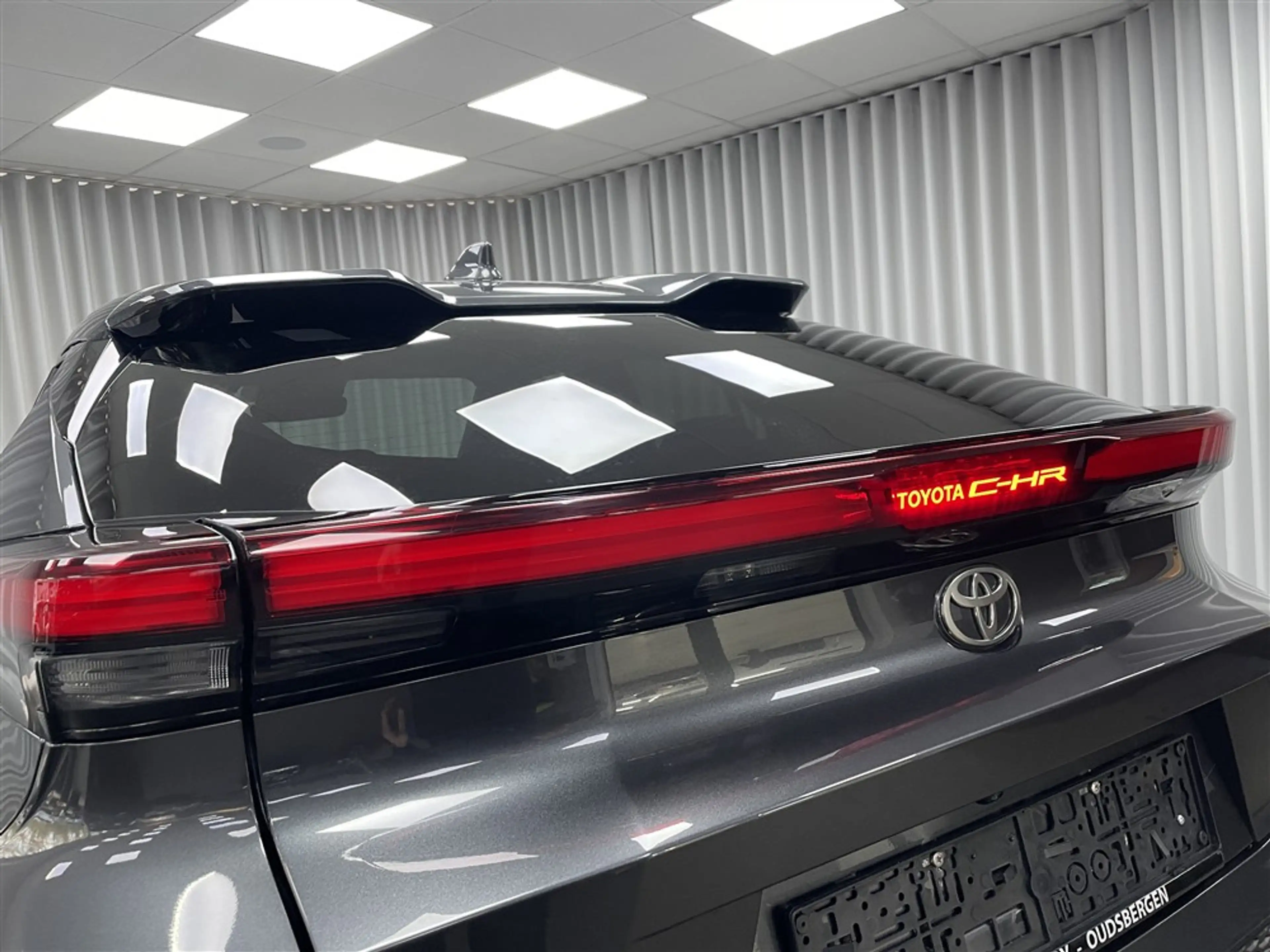 Toyota C-HR 2.0 Hybrid / Clima / Navi / App / Pdc+Cam / LED — photo 9