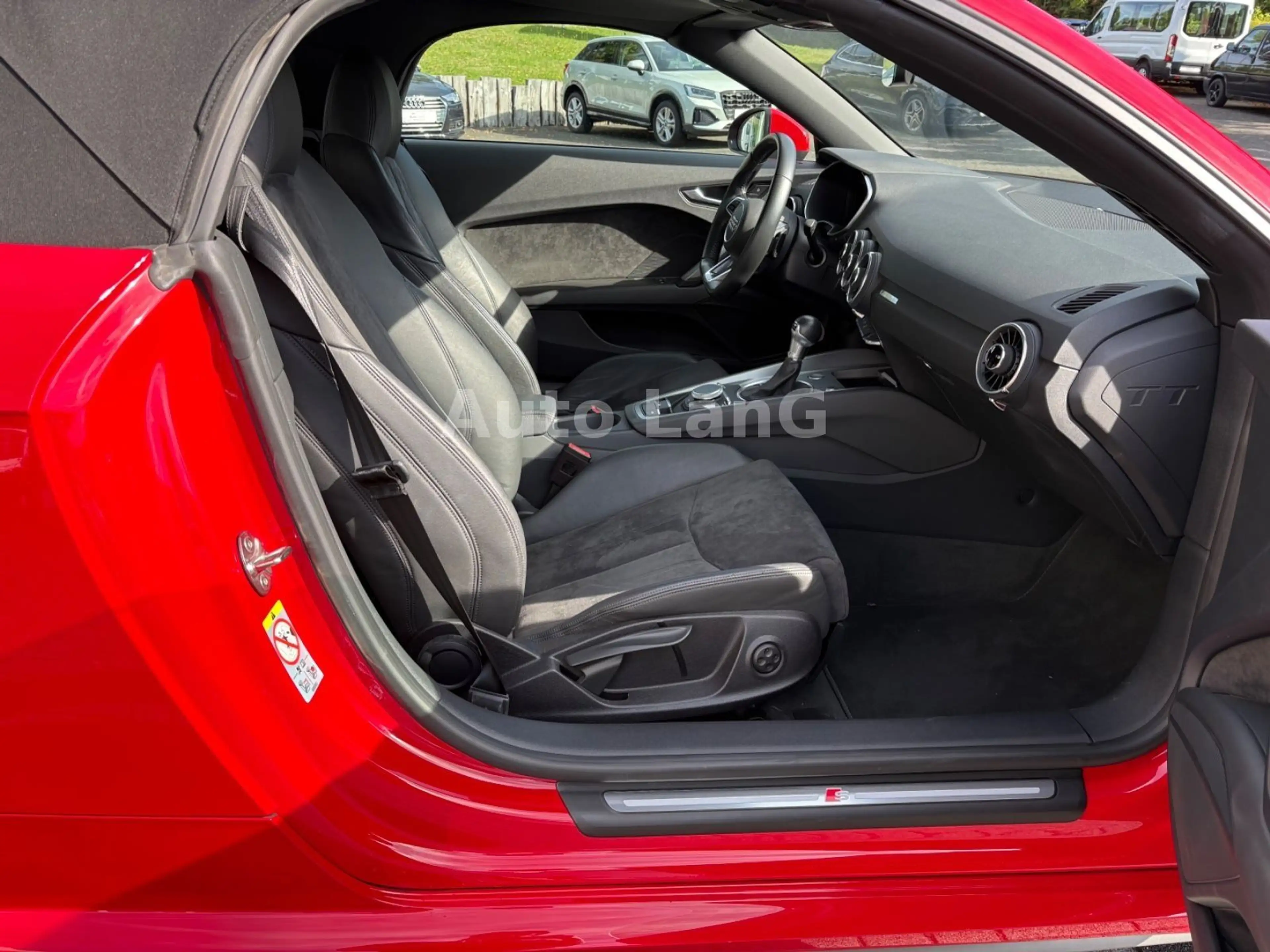 Audi TT Roadster 45 TFSI S-Line NAVI SHZ LED — photo 13