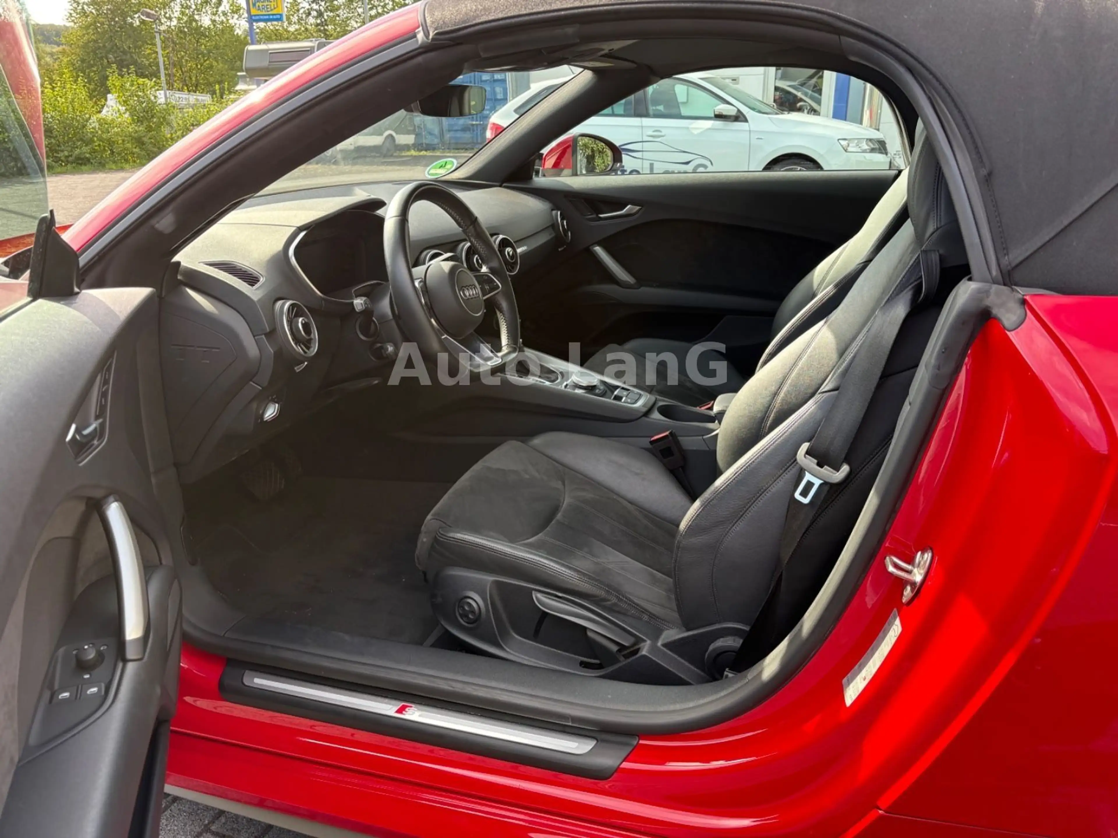 Audi TT Roadster 45 TFSI S-Line NAVI SHZ LED — photo 12
