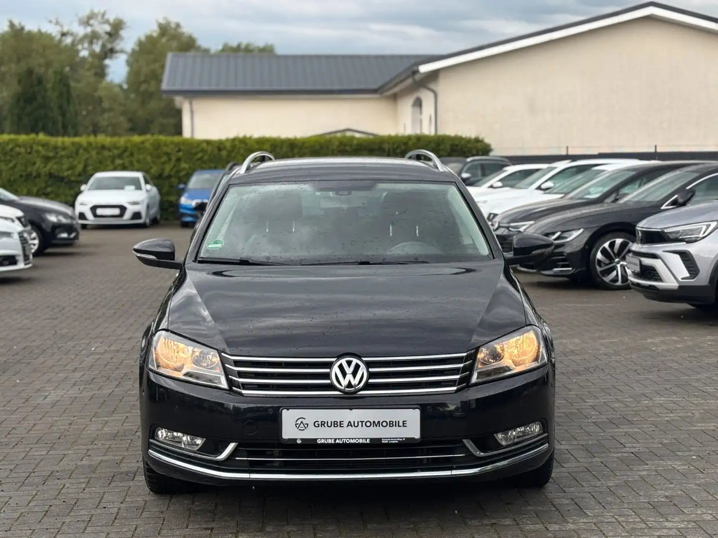 Volkswagen Passat Variant Highline  NAVI*SHZ*PDC*KLIMAAUTO Negro - 2