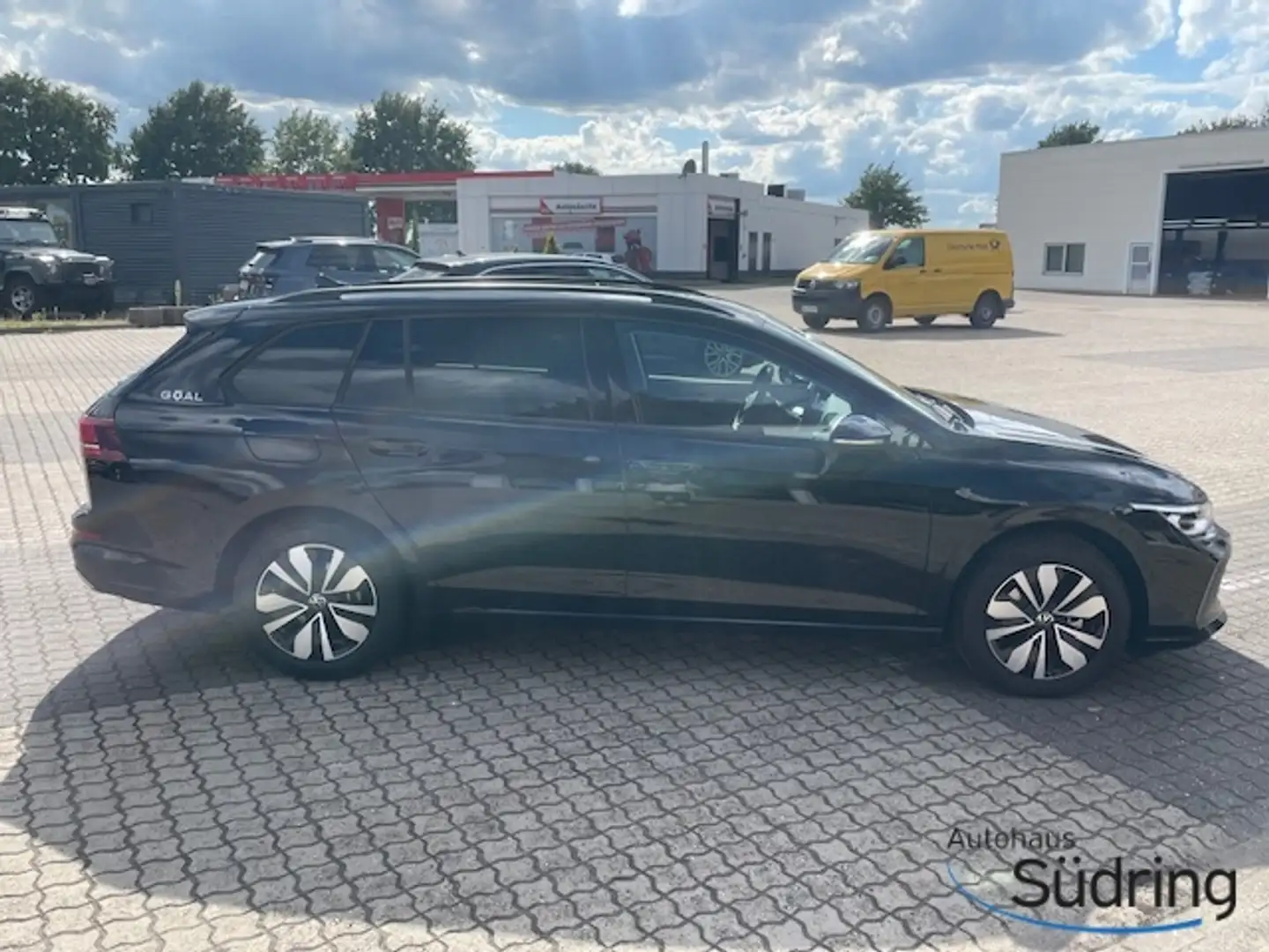 Volkswagen Golf Variant VIII 1,5 TSI GOAL AHK LED ACC Rfk. Schwarz - 2