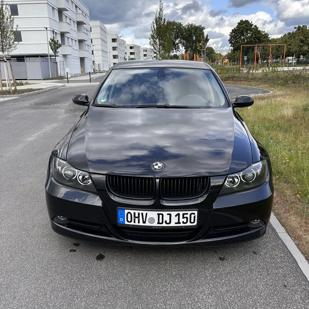 BMW 318 BMW E90 318i *TÜV 11/25*Klima*PDC*Alu Schwarz - 1