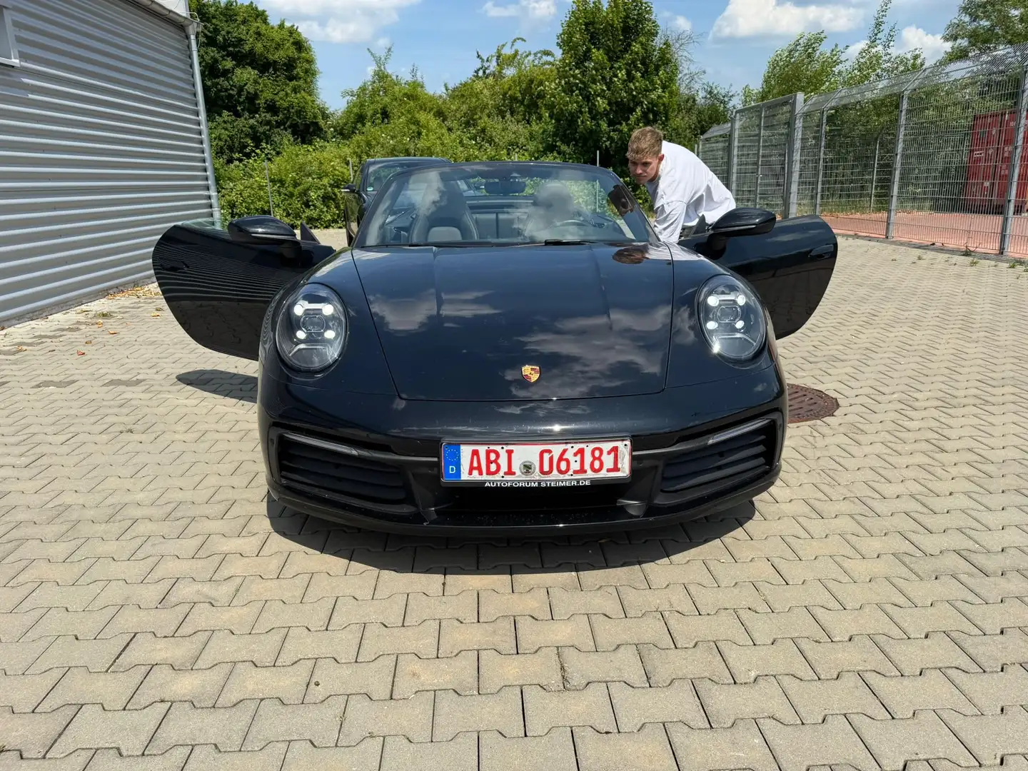 Porsche 992 Carrera Cabriolet Noir - 2