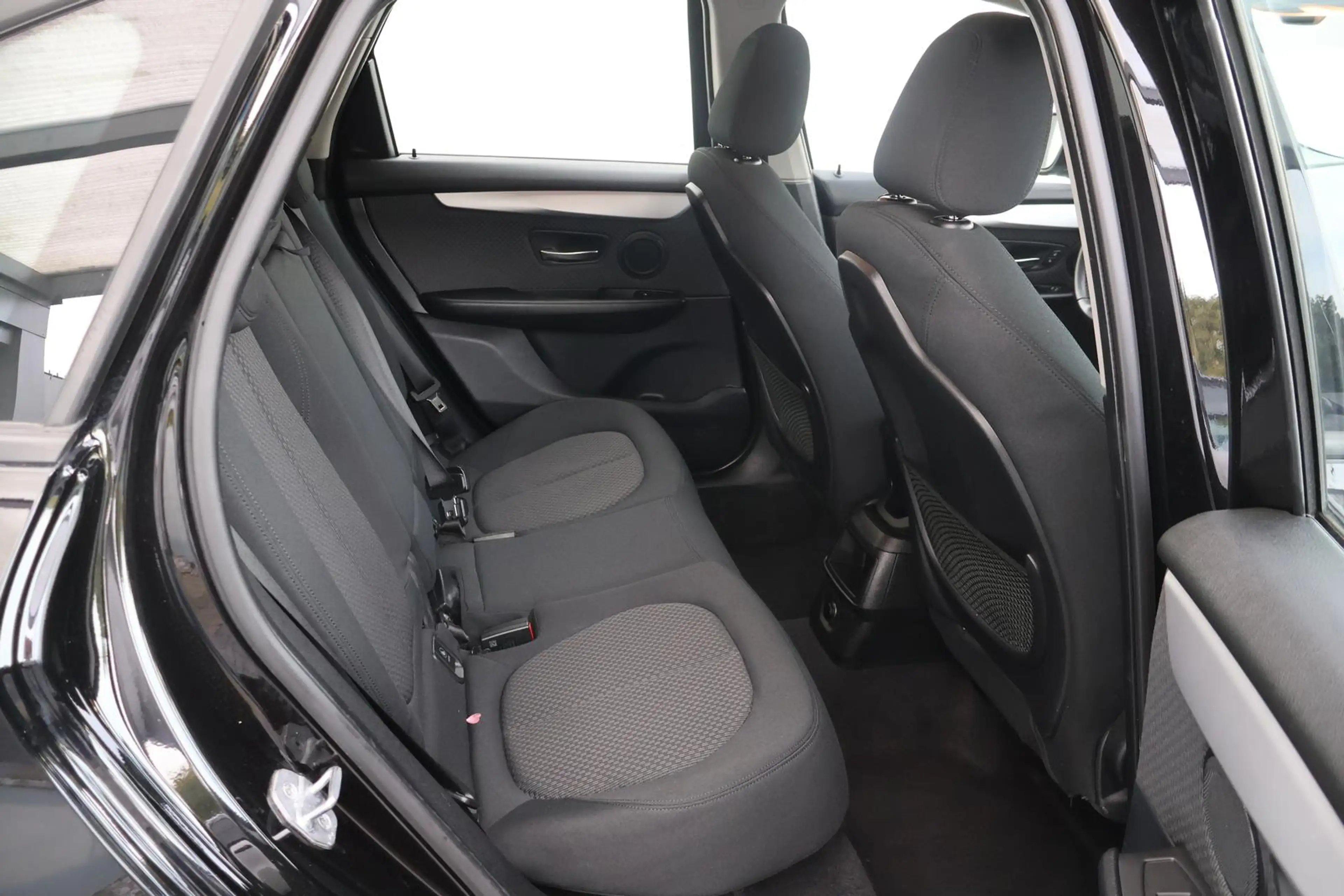 BMW 216 216 i Active Tourer PDC Klima Sitzheizung — photo 12