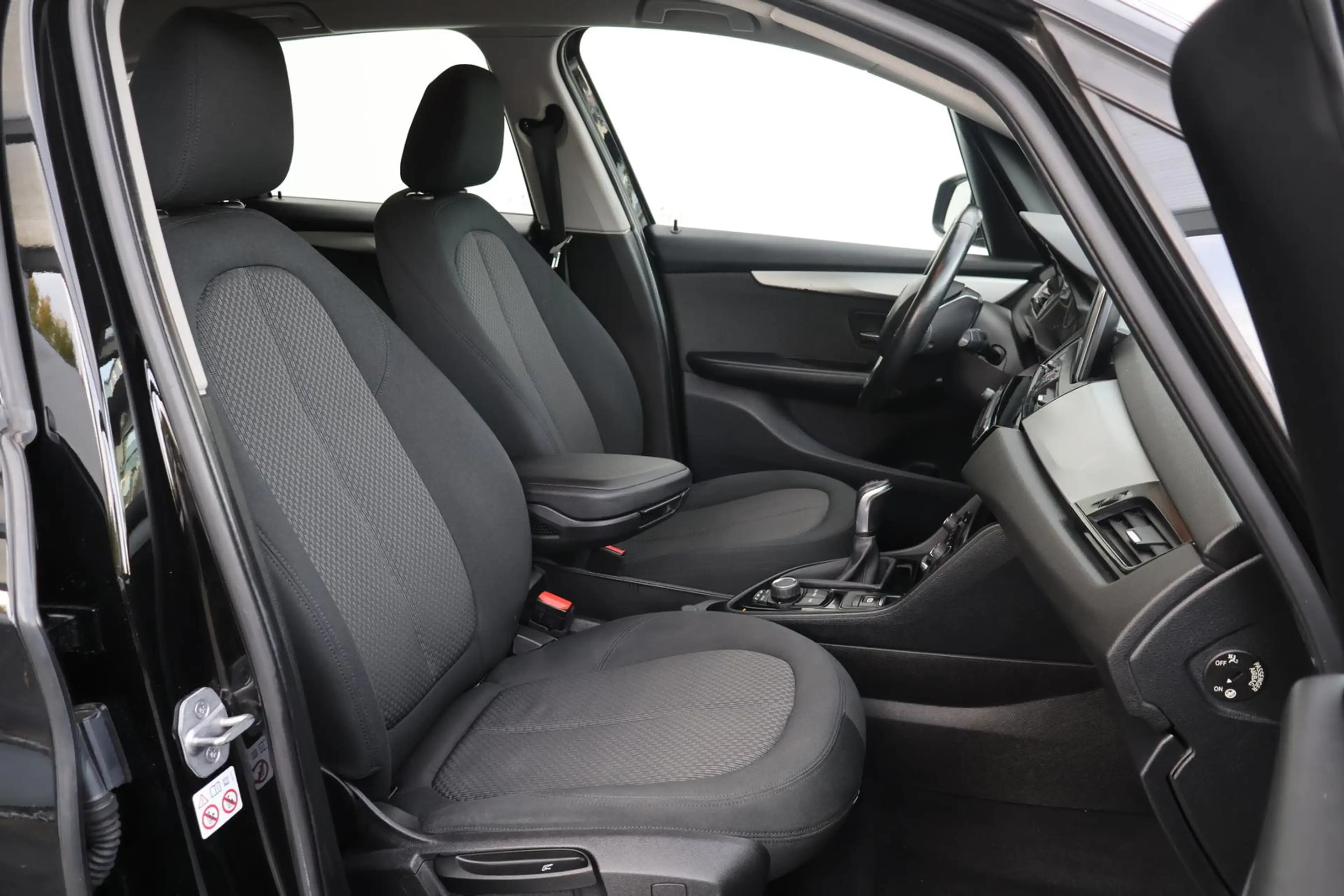 BMW 216 216 i Active Tourer PDC Klima Sitzheizung — photo 10