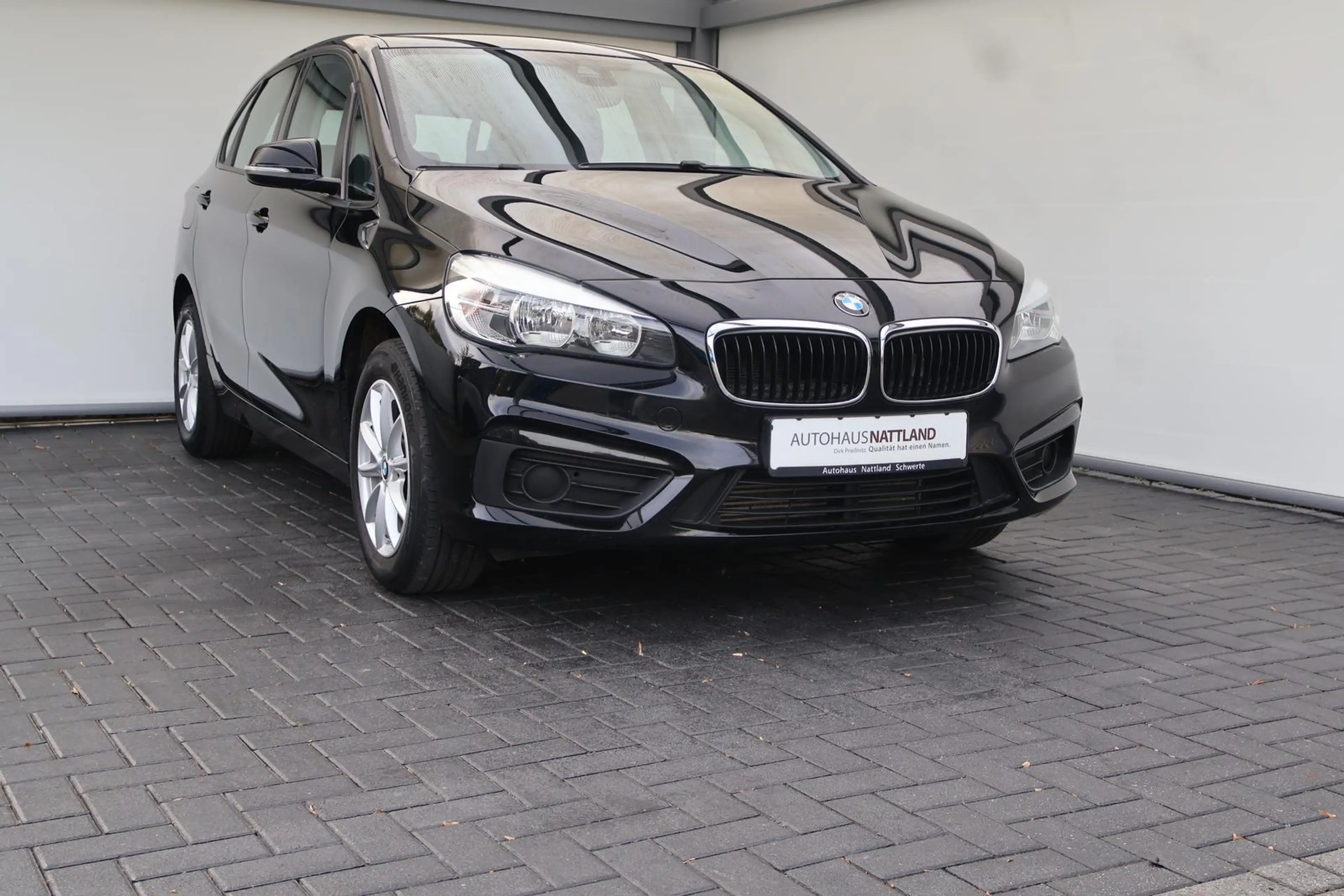 BMW 216 216 i Active Tourer PDC Klima Sitzheizung — photo 2