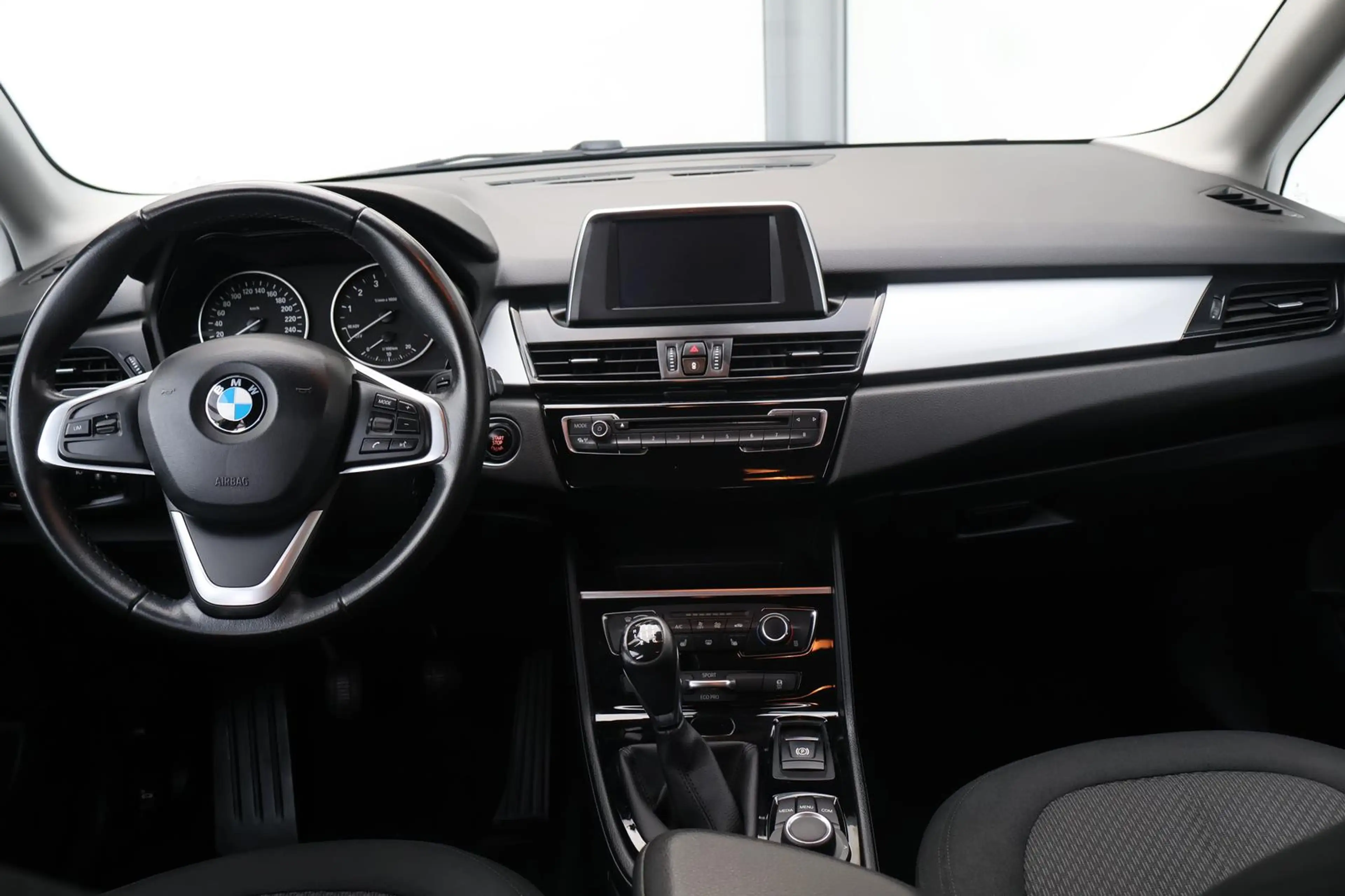 BMW 216 216 i Active Tourer PDC Klima Sitzheizung — photo 13