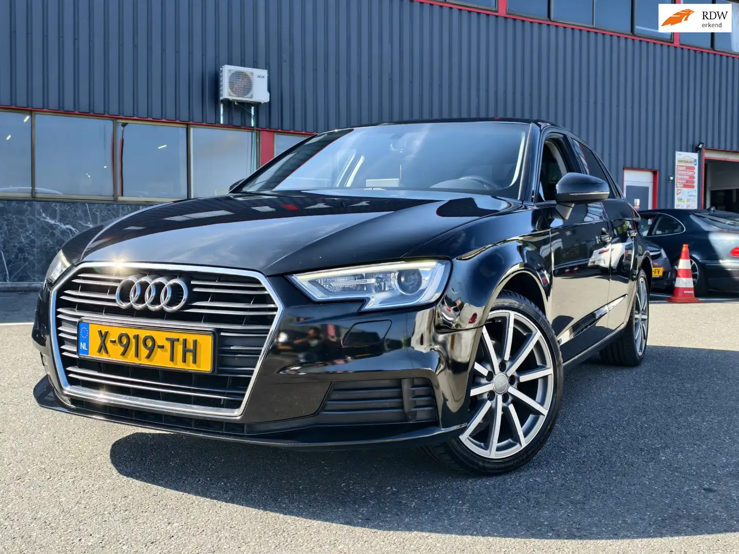 Audi A3 Sportback 1.0 TFSI Pro Line / AUTOMAAT / NAVI / SP Negro - 1