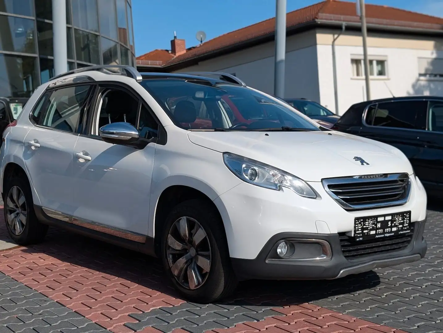 Peugeot 2008 Allure *NAVI*PANO*SHZ*PDC*ALU* Weiß - 2