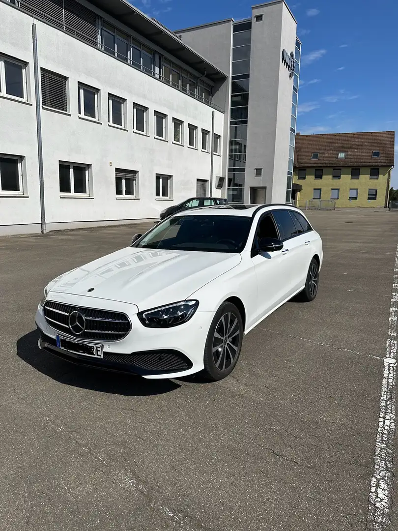 Mercedes-Benz E 300 E300e T Avandgarde 360 Kamara Distronic +Surround Weiß - 1