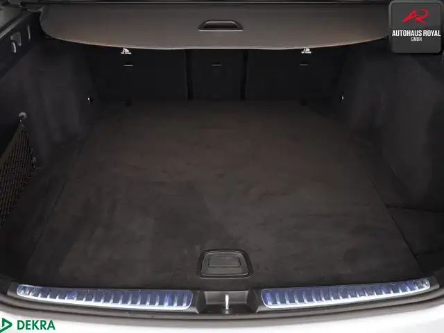 Mercedes-Benz C-Class view 13