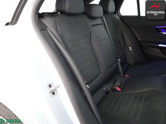 Mercedes-Benz C-Class view 12