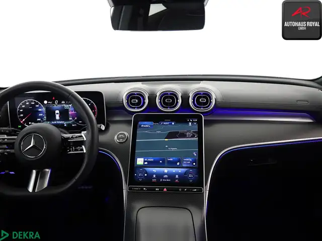 Mercedes-Benz C-Class view 9