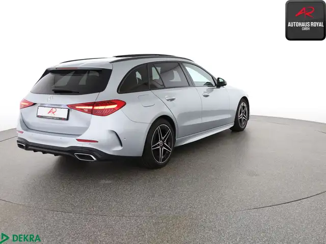 Mercedes-Benz C-Class view 5