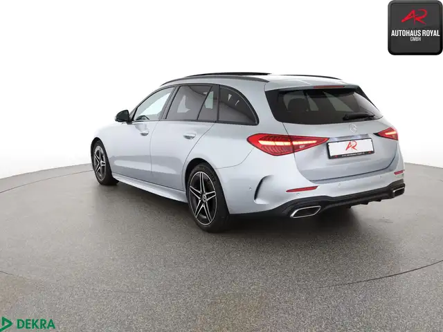 Mercedes-Benz C-Class view 3