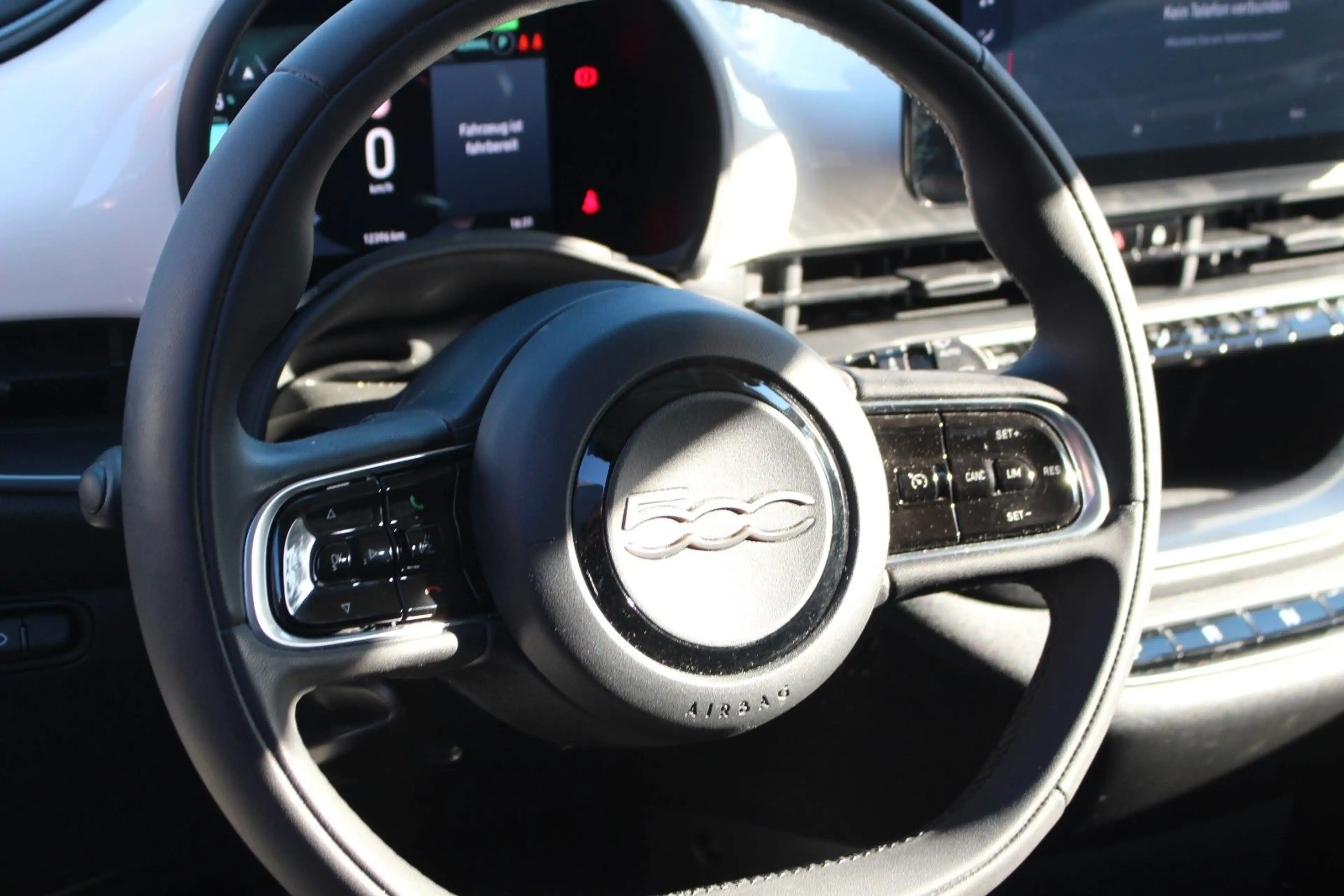 Fiat 500e CARPLAY/SOH 94,5% — photo 10