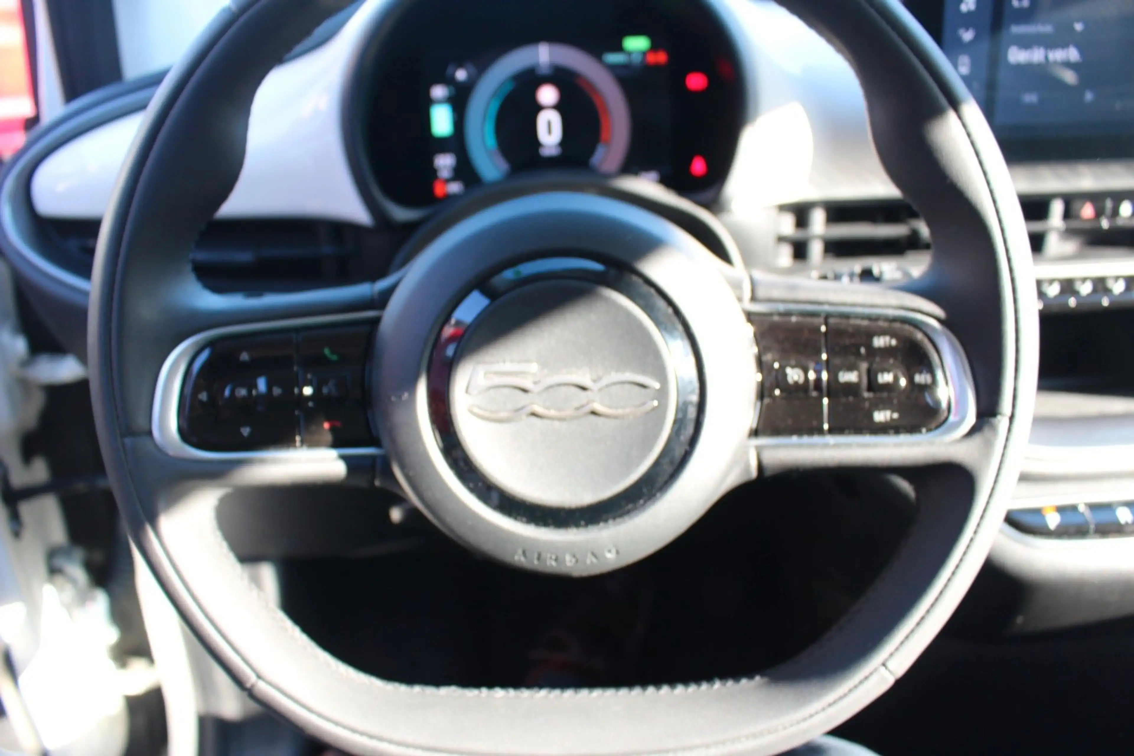 Fiat 500e CARPLAY/SOH 94,5% — photo 14