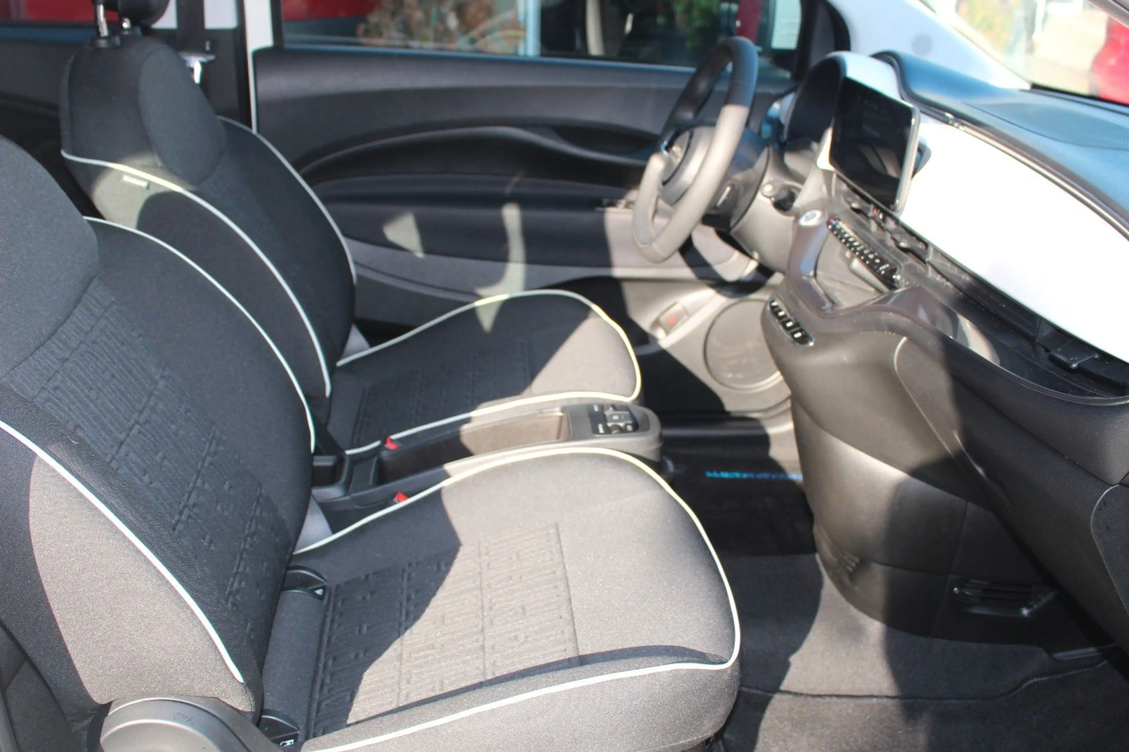 Fiat 500e CARPLAY/SOH 94,5% — photo 4