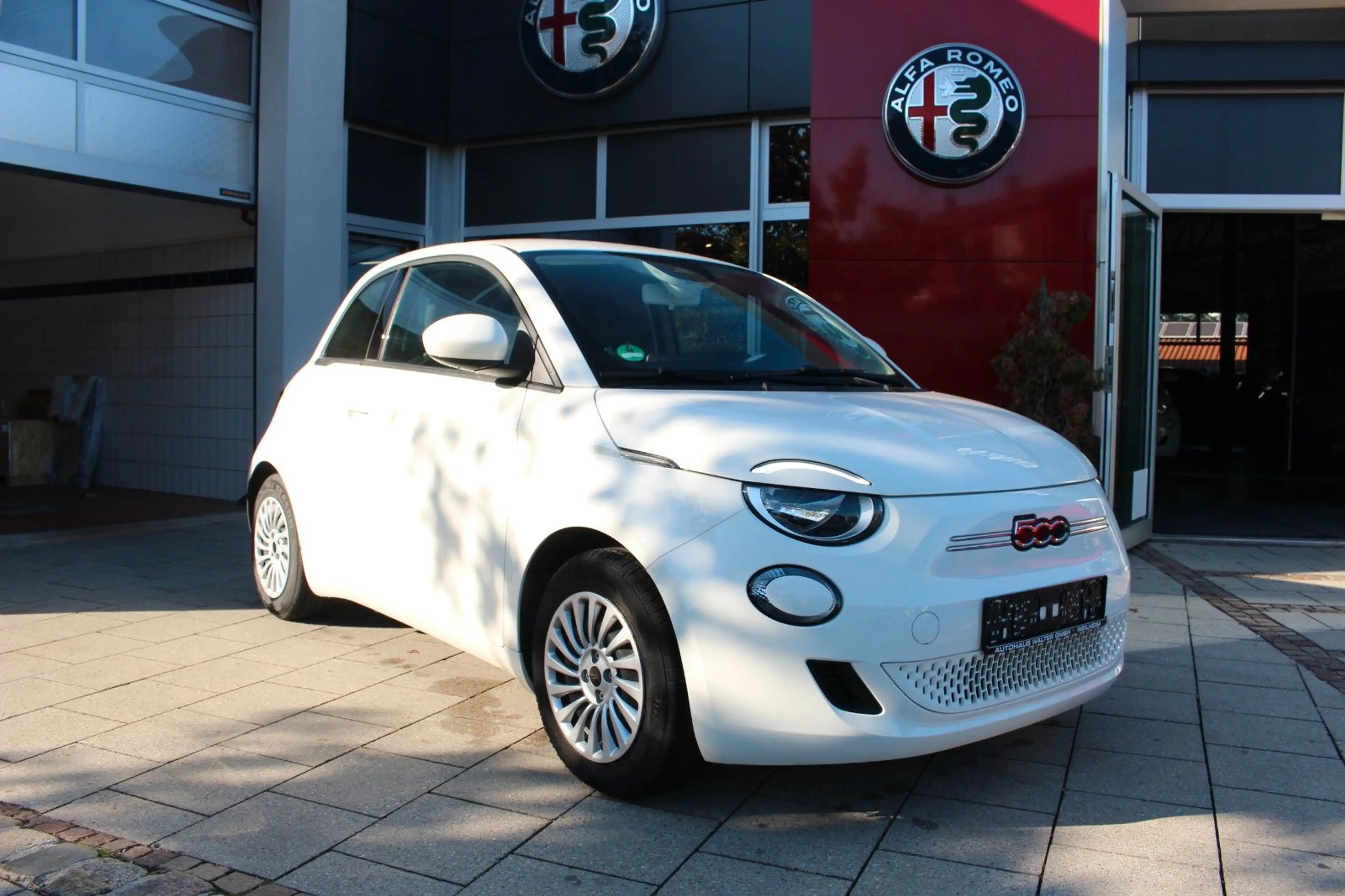 Fiat 500e CARPLAY/SOH 94,5% — photo 3