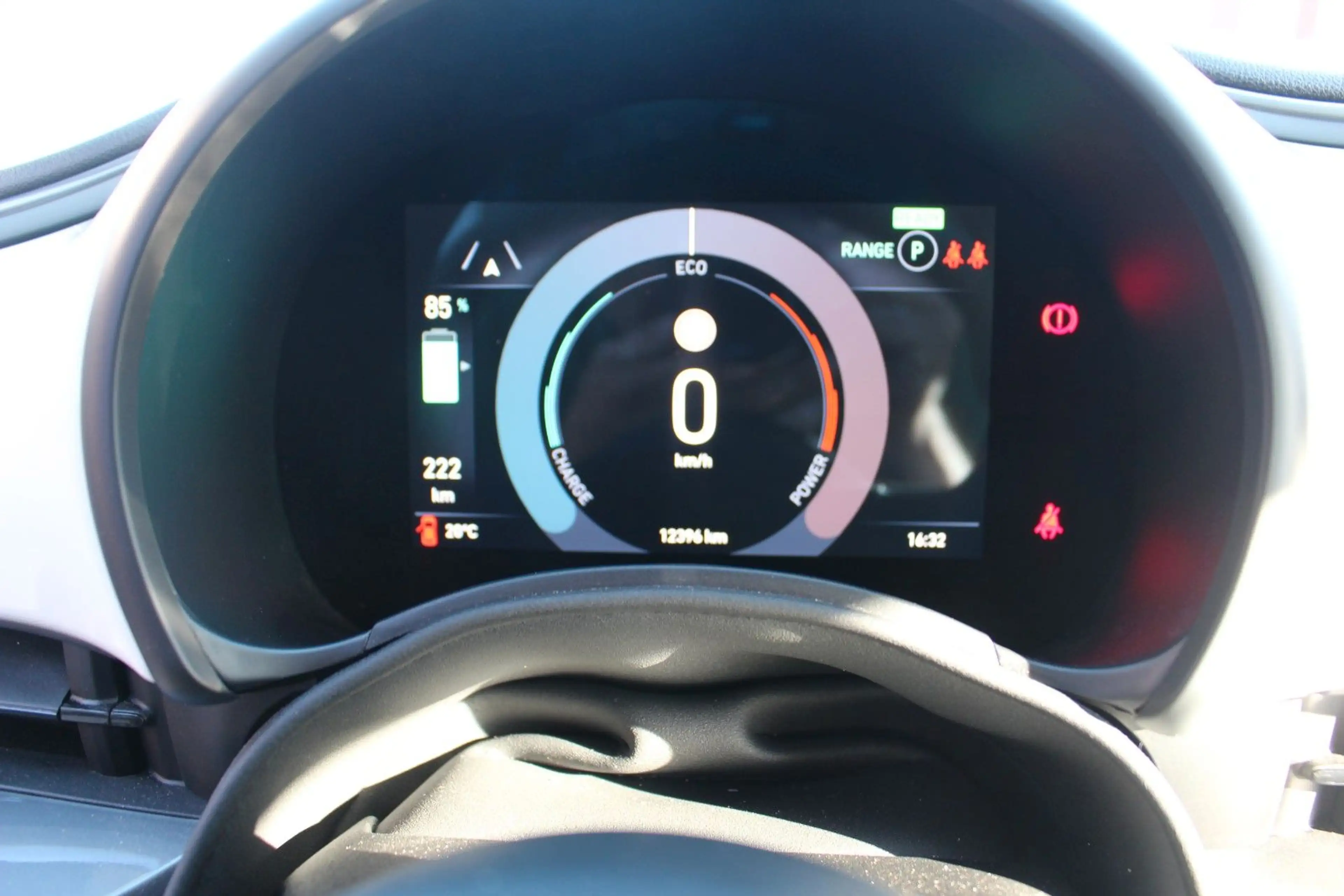 Fiat 500e CARPLAY/SOH 94,5% — photo 13