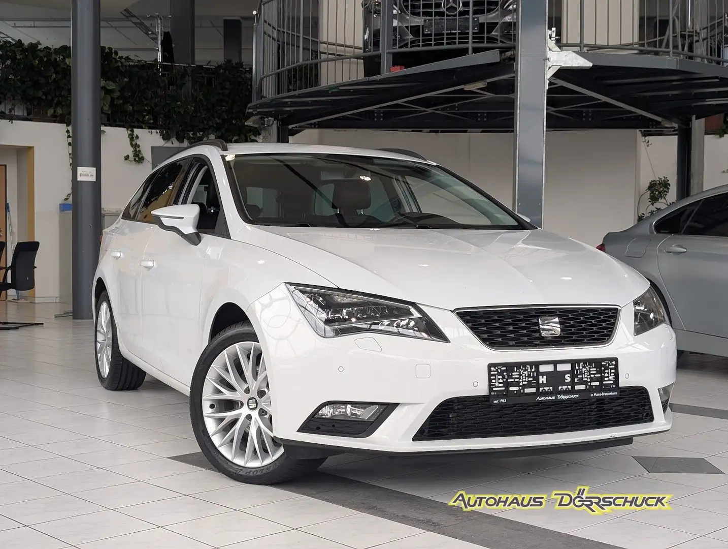 SEAT Leon ST Style*DSG*NAVI*LED*ALCANTARA*SHZ*PDC* Weiß - 2