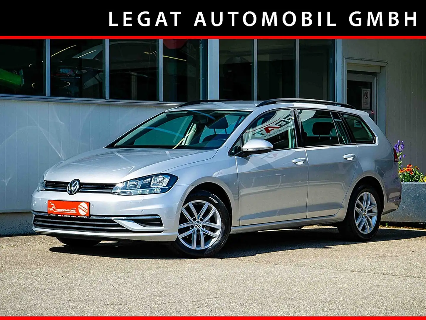 Volkswagen Golf Comfortline 1,6 TDI *NAVI*SITZHEIZUNG* Silber - 1