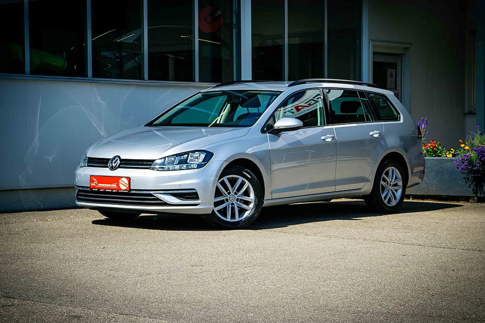 Volkswagen Golf Comfortline 1,6 TDI *NAVI*SITZHEIZUNG* Silber - 2