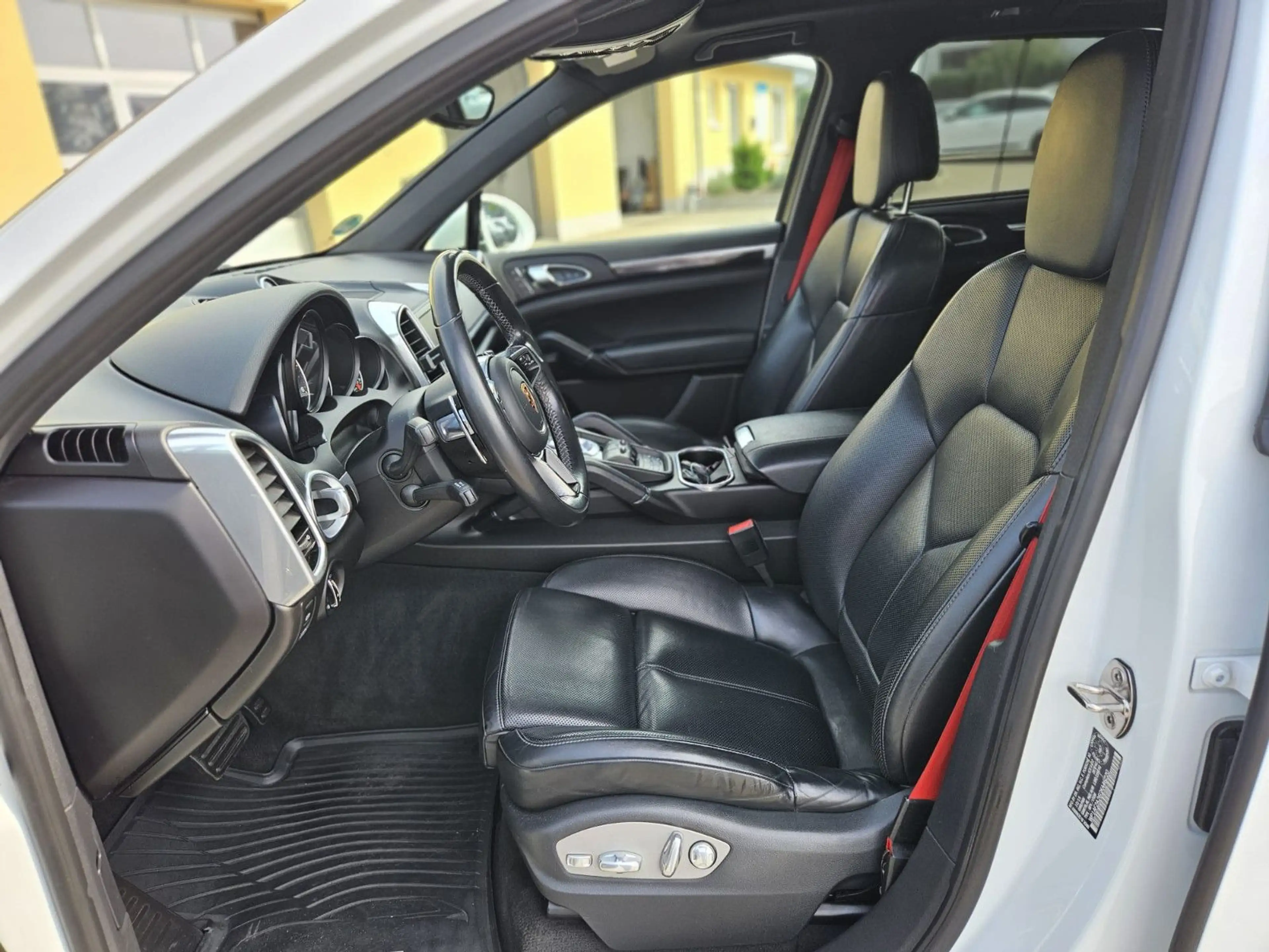 Porsche Cayenne Diesel*Matrix*Panoramadach*GTS* — photo 10
