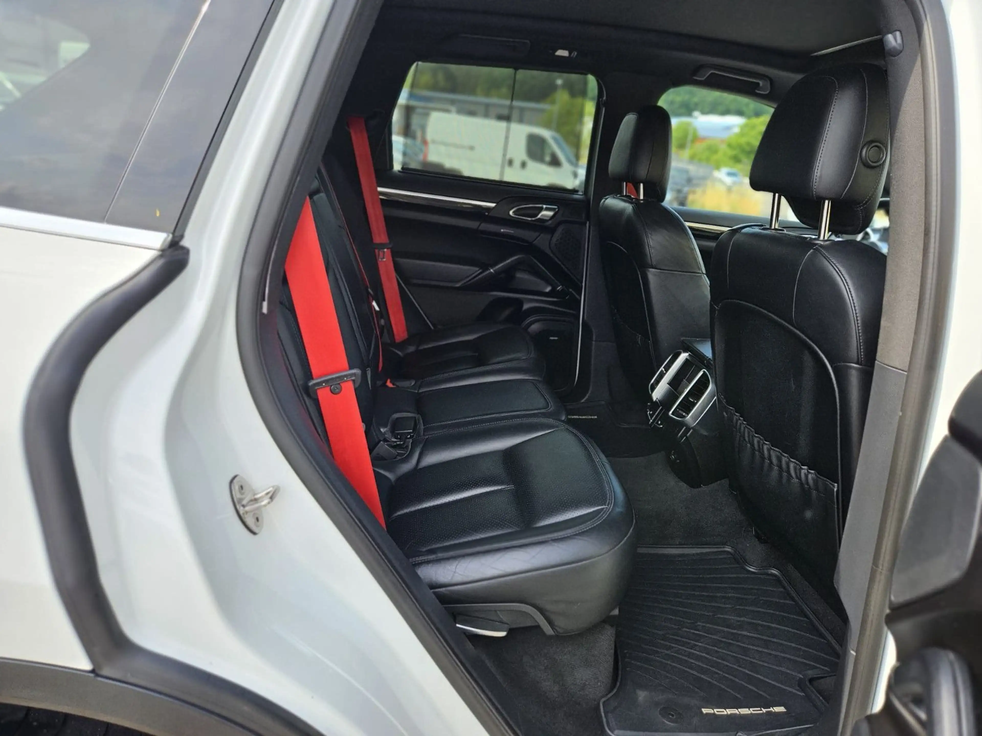 Porsche Cayenne Diesel*Matrix*Panoramadach*GTS* — photo 12