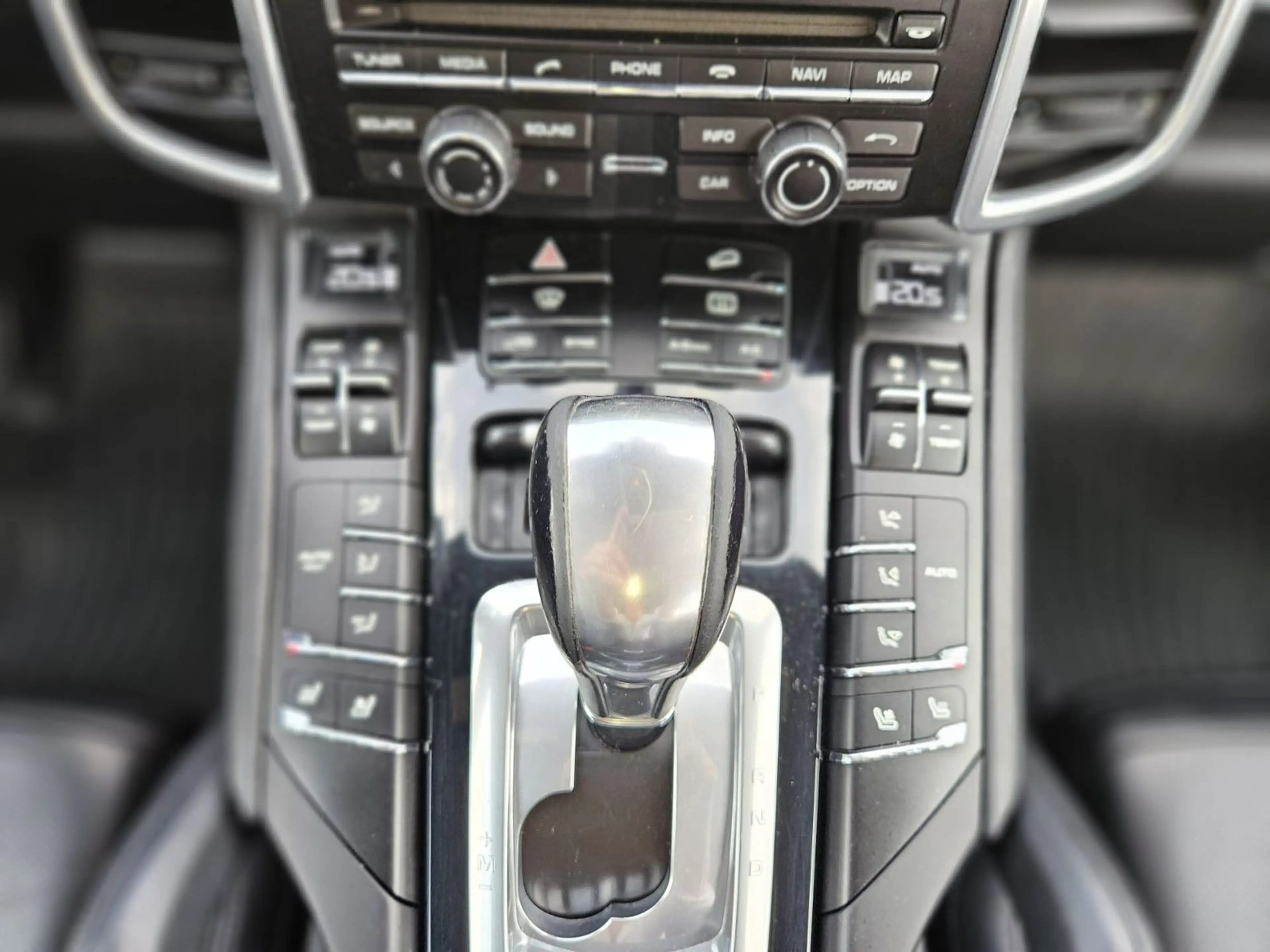 Porsche Cayenne Diesel*Matrix*Panoramadach*GTS* — photo 17