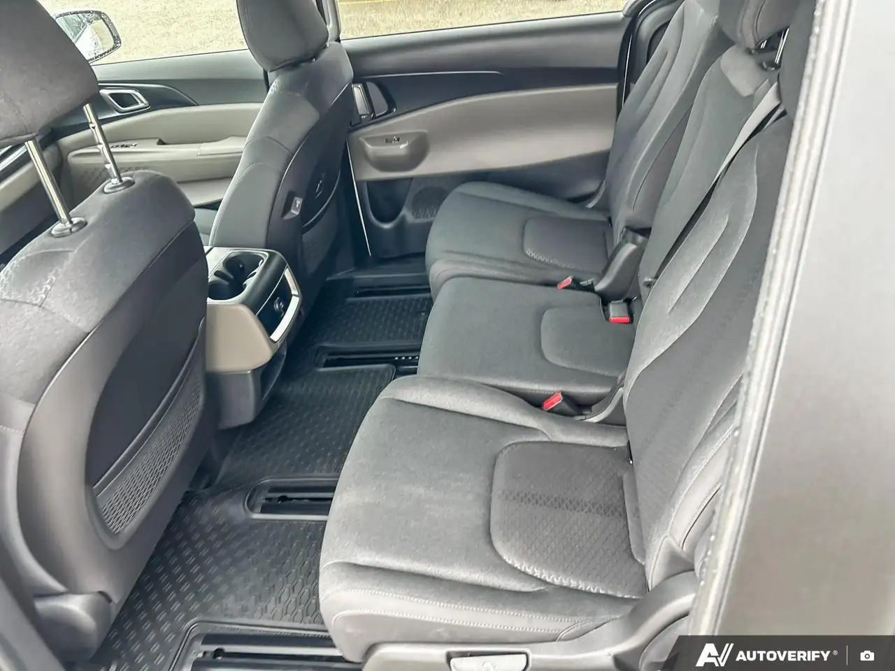 Kia Carnival снимка Kia Carnival
