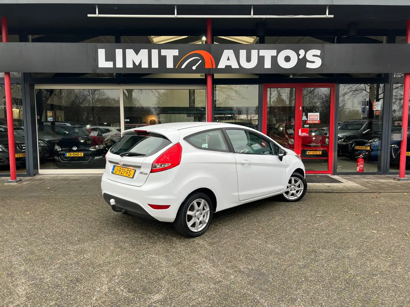 Ford Fiesta 1.25 Trend Climate/El.ramen/St.verwarming/Lmv/Trek Wit - 2