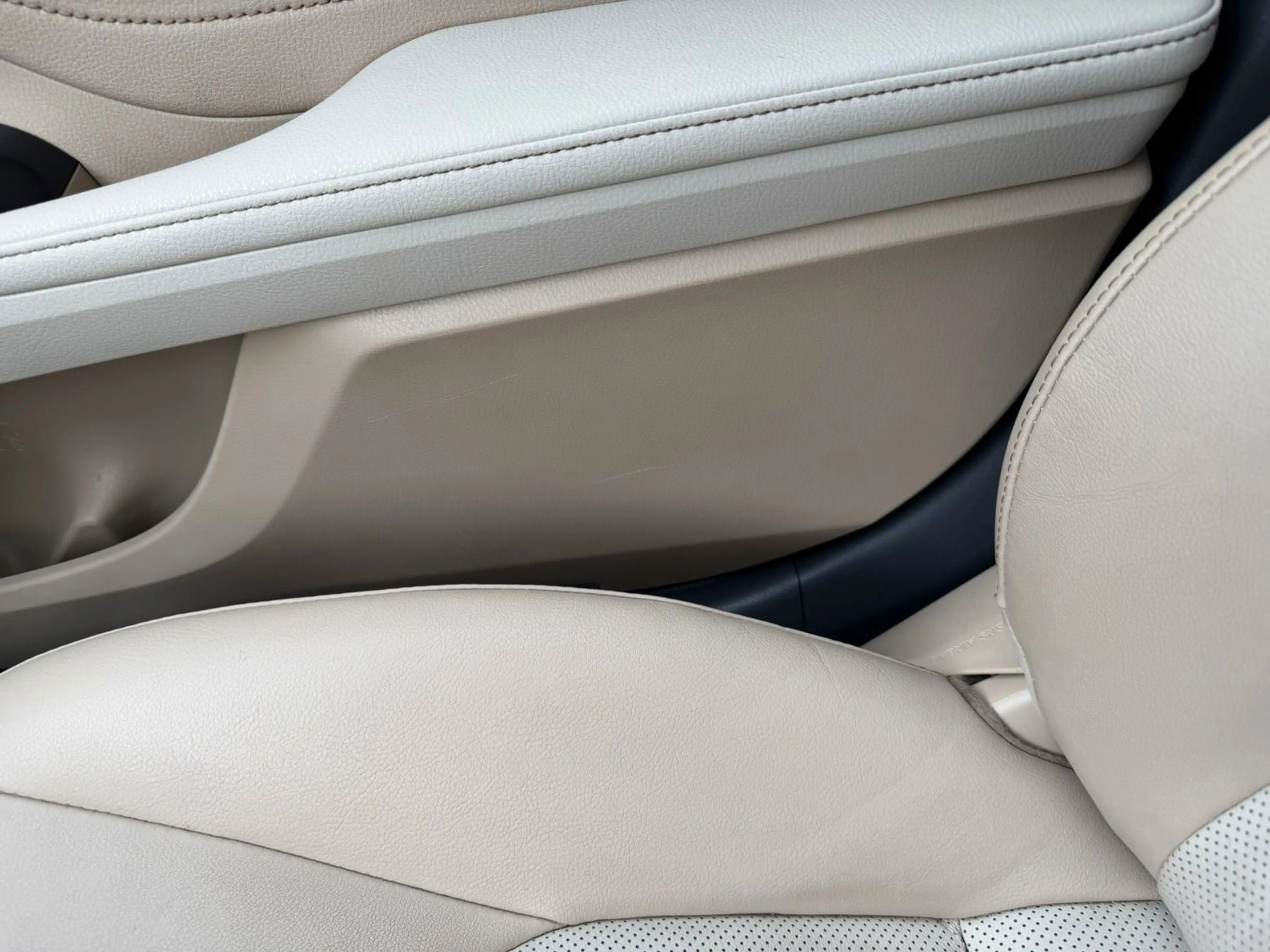Toyota Camry Executive — photo 8